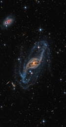 Искаженная галактика NGC 3718, удалена от нас на 50 млн световых лет, видна в созвездии Большой Медв