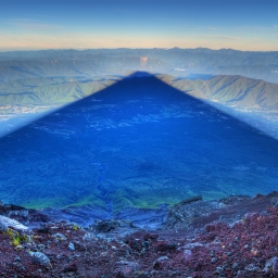 24-километровая тень горы Фудзи, Япония