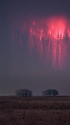Свежий снимок красных спрайтов от фотографа из Оклахомы Пола Смита