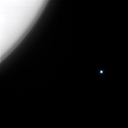 Титан и Бенетнаш (η UMa) - звезда главной последовательности в созвездии Большая Медведица.