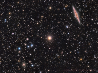 Много много галактик в крошечном уголке вселенной