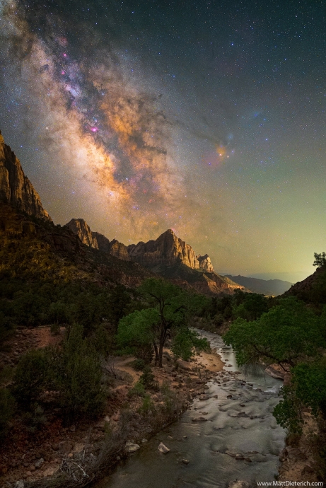 Млечный путь над национальным парком Зайон, штат Юта. Автор: Matt Dieterich.