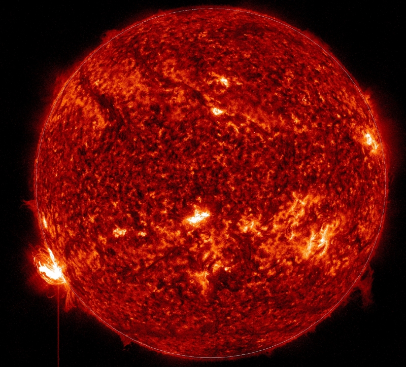 Прям сейчас на Солнце происходит мощная вспышка &quot;Х1.1&quot; над юго-восточной частью диска