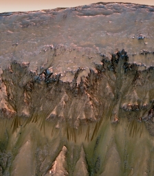 Снимок кратера Ньютона от Curiosity