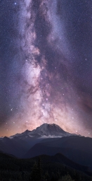 Млечный Путь над вершиной горы Рейнир, штат Вашингтон