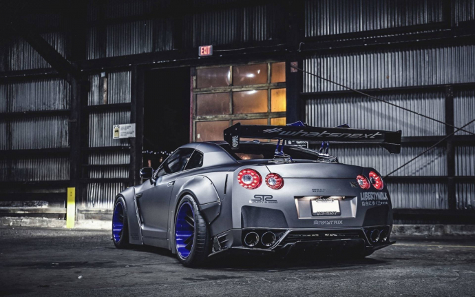 Скачать обои Blue Wheels Grey Nissan GT R 4K