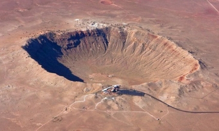 Один из крупнейших метеоритных кратеров в мире, расположенный в Аризоне.