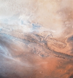 Фотка поверхности Марса, "Шрам на Марсе" - Долины Маринер, крупнейший каньон в Солнечной системе, протяженностью 4500 км и глуби