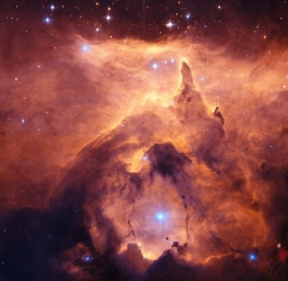 NGC 6357 — эмиссионная туманность с рассеянным скоплением в созвездии Скорпион, которая находится на расстоянии 8000 световых ле