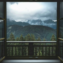 Итальянские Альпы. Прекрасный вид из окна