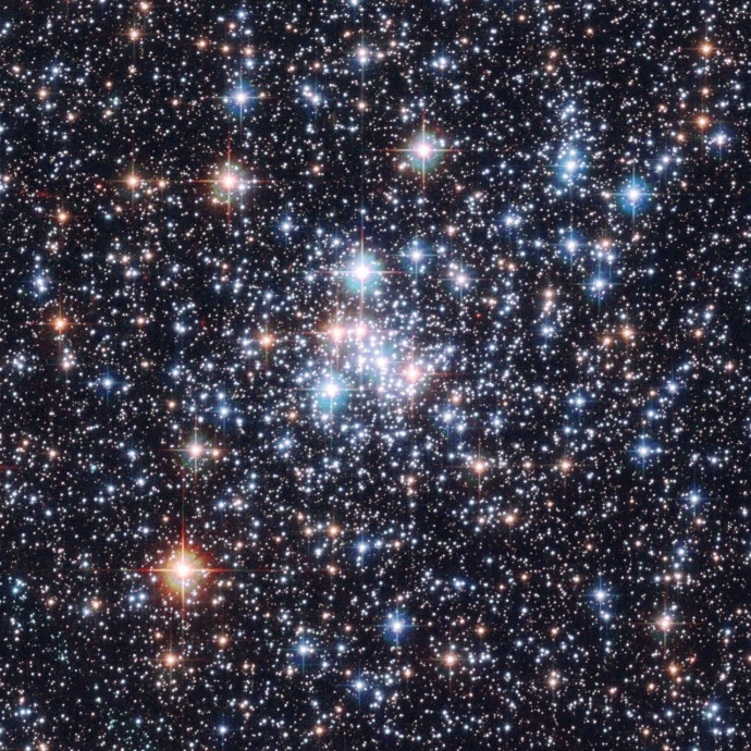 NGC 290 — рассеянное скопление в созвездии Тукан