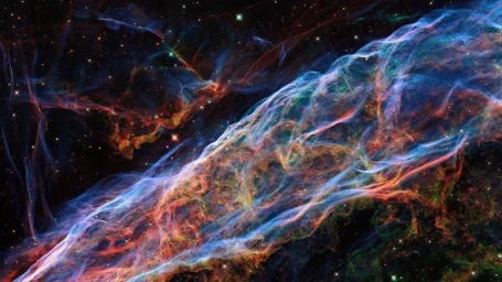 Туманность Вуаль — гигантский остаток сверхновой в созвездии Лебедь