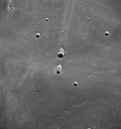 Кратер на Луне, поверхность, фото