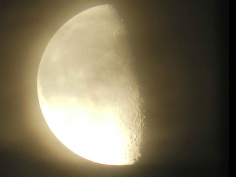 Светящаяся фотка Луны