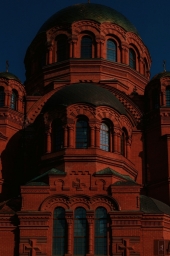 Фотка с Волгограда, красное здание,HONOR 20
