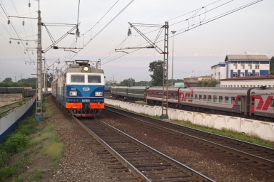 ВЛ65-013 с пассажирским поездом № 357 Иркутск - Абакан на перегоне