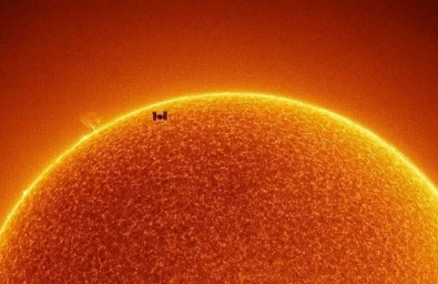 МКС на фоне солнечного диска. Красота