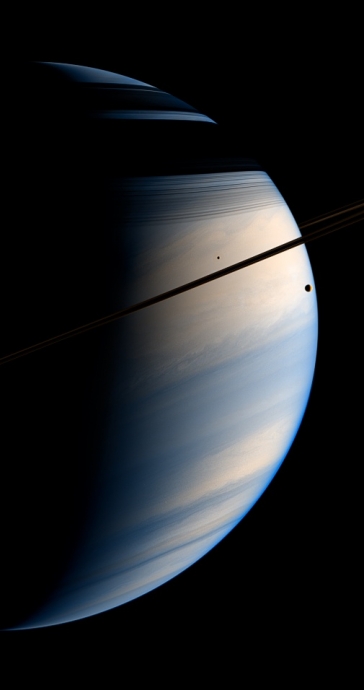 Два снимка Сатурна из 2005 года в обработке Кевина Гилла