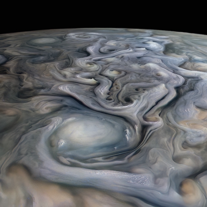 Юпитерианские облака в деталях на снимке со станции Juno