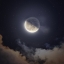 Луна в облаках пару дней назад. Автор: Andrew McCarthy