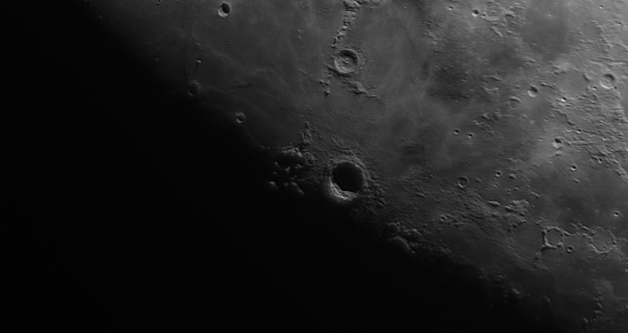 Луна. Кратеры Коперник и Эратосфен на границе терминатора 11.04.2022-Для съемки использовал фотокамеру CANON Eos 250D +телескоп 