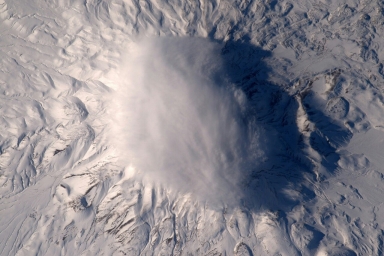Иранская гора в облаках, снятая с МКС.