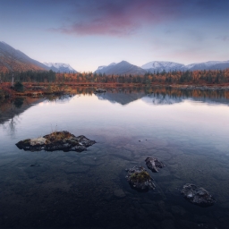 Полигональное озеро. Хибины, сентябрь 2021  Nikon D750 / Nikkor 16-35 f4.0  ISO 50 / 20mm / f11 / 1/5 sec