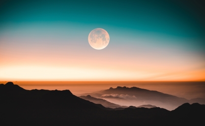 Луна в небе, фотка