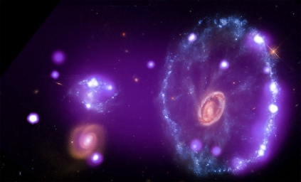 Астрономы показали как выглядит галактика Колесо Телеги в рентгеновском излучении