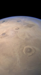 Фантастический горизонт Марса и панорама Фарсиды