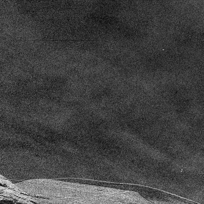 Немножко марсианских облаков от миссии Curiosity. Эта анимация составлена из восьми кадров, сделанных навигационной камерой рове