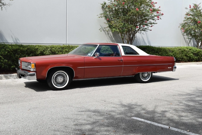 Авто, фото. 1976 Oldsmobile 98 Regency Coupe