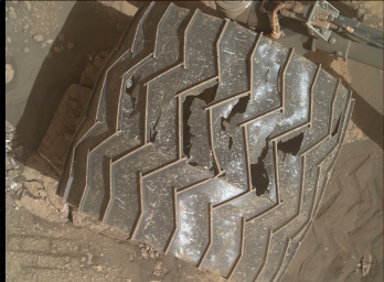 Состояние колёс ровера Curiosity, которые уже больше 9 лет бороздят просторы соседней планеты, фото 2