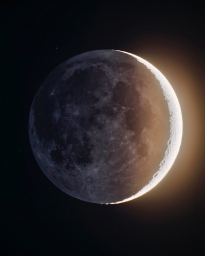 Вчерашняя молодая Луна © Bray Falls.