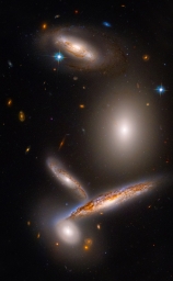 «Хаббл» сфотографировал пять сближающихся друг с другом галактик