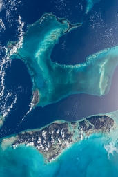 -Прекрасный вид на Багамские острова с борта МКС