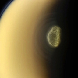 Южный полярный вихрь спутника Сатурна - Титана.