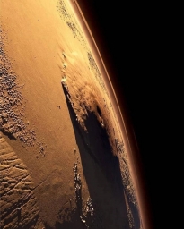 Восход Солнца над Олимпом на Марсе