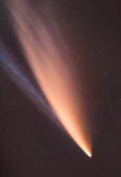 Космическая "гостья" комета NEOWISE , заснятая в июле 2020 года