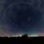 МКС пересекает весь небосвод!   Чтобы показать полную дугу пролета, автор объединил семь отдельных 60-секундных снимков.
