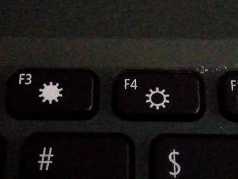 F4 - яркость выше F3 - яркость ниже (неудачно поставили клавишги на ноу