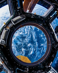 Взгляд на Землю с борта МКС из модуля Купол.