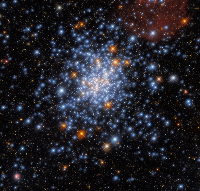 На этом снимке недели от космического телескопа Хаббл изображено рассеянное звездное скопление NGC 330