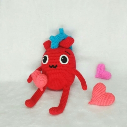 Вязанная игрушка, сердце, сердечки