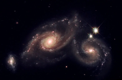 Две галактики сближаются, фото