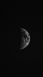 Фотография Луны, полу луна
